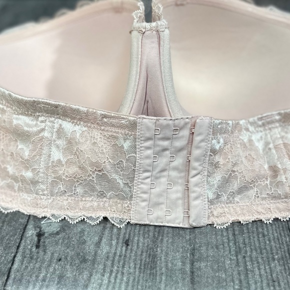 Torrid Bombshell Pink Lace Strapless Push-Up Bra [001] - Picture 8 of 12